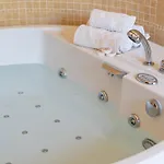 Feriehus Dolce - Vista Colline, Jacuzzi, 3suites & 5min Dal Mare *