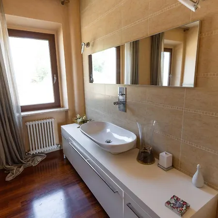 Dolce - Vista Colline, Jacuzzi, 3suites & 5min Dal Mare *