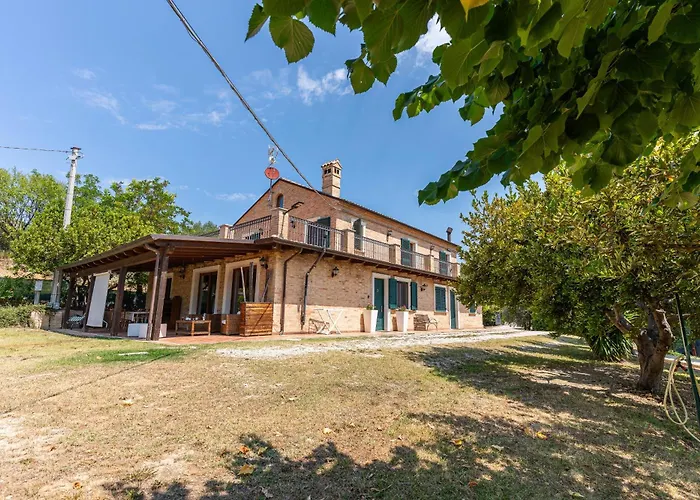 Σπίτι διακοπών Dolce - Vista Colline, Jacuzzi, 3suites & 5min Dal Mare