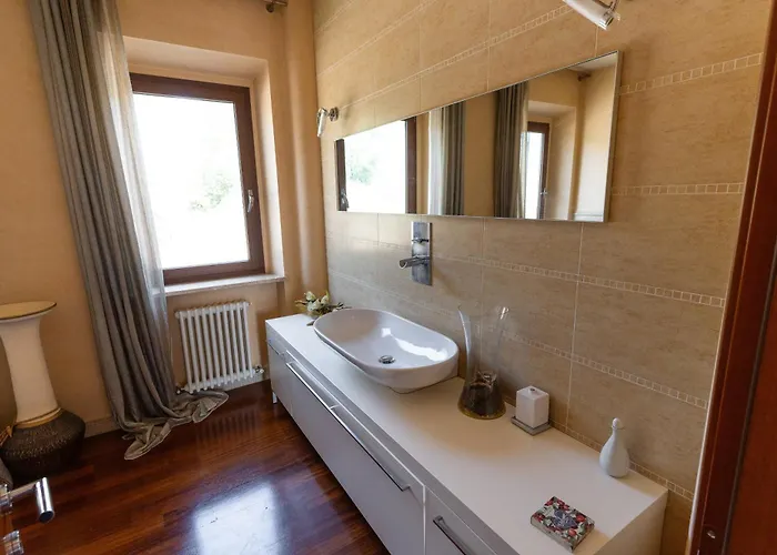 Dolce - Vista Colline, Jacuzzi, 3suites & 5min Dal Mare *