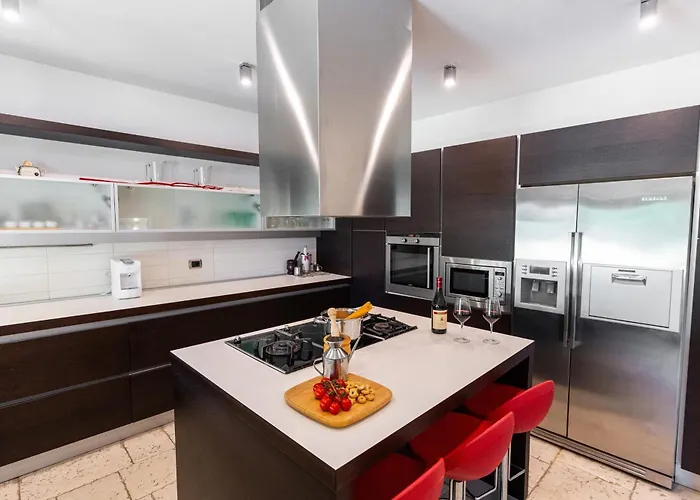 Dolce - Vista Colline, Jacuzzi, 3suites & 5min Dal Mare Σπίτι διακοπών